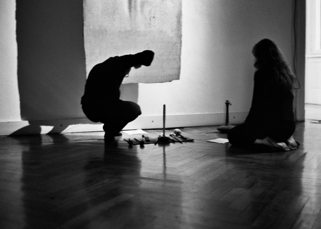 Amalia Del Ponte, Performance di Elio Marchesini e Nicol Longoni Del Ponte, 2015, Galleria Milano