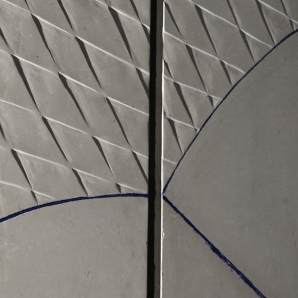 Amalia Del Ponte, Aria della freccia (dettaglio), 1995, encausto su pietra di Trani, fotografia di Beatrice Brancaccio